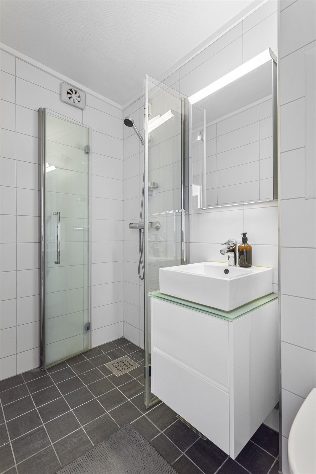 Dette ble utført av bl.a. Rørleggermester H.P. Gulliksen AS Galleribilde