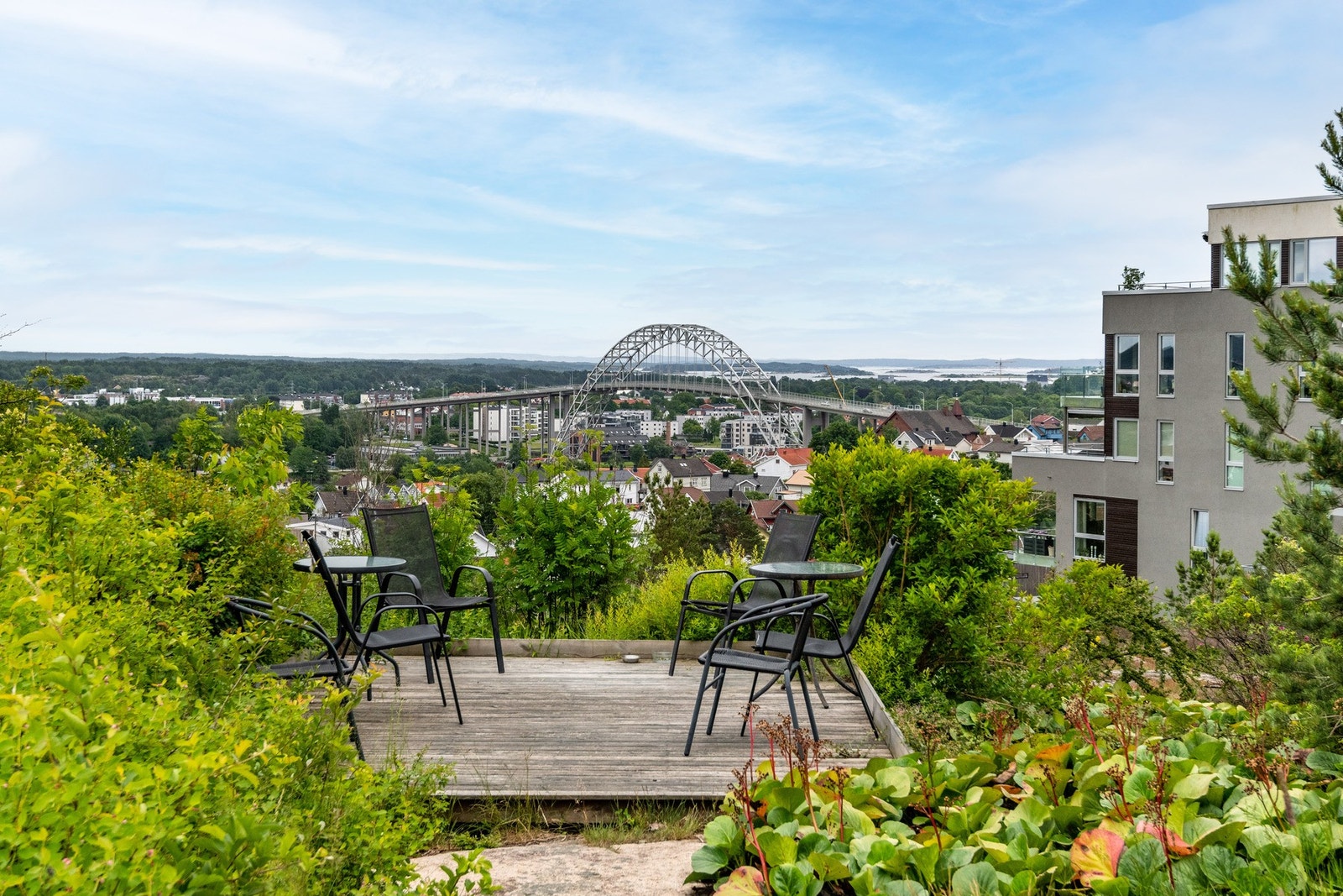 Kort vei til alle byens fasiliteter, handlegater, jernbanestasjonen og elvepromenaden. Galleribilde