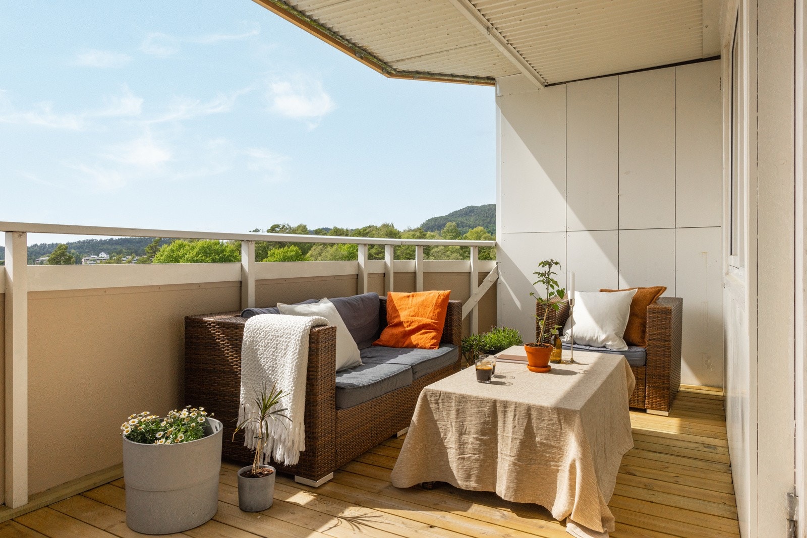 Gode solforhold gir mange flotte sommerdager på balkongen. Galleribilde