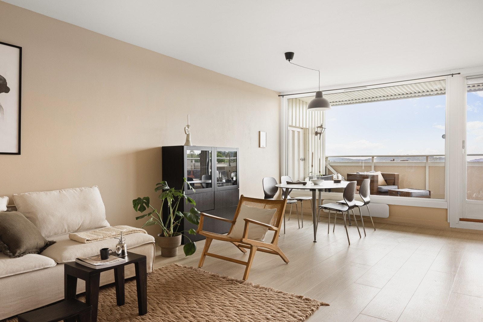 Velkommen til en flott 3-roms leilighet med god planløsning. Galleribilde