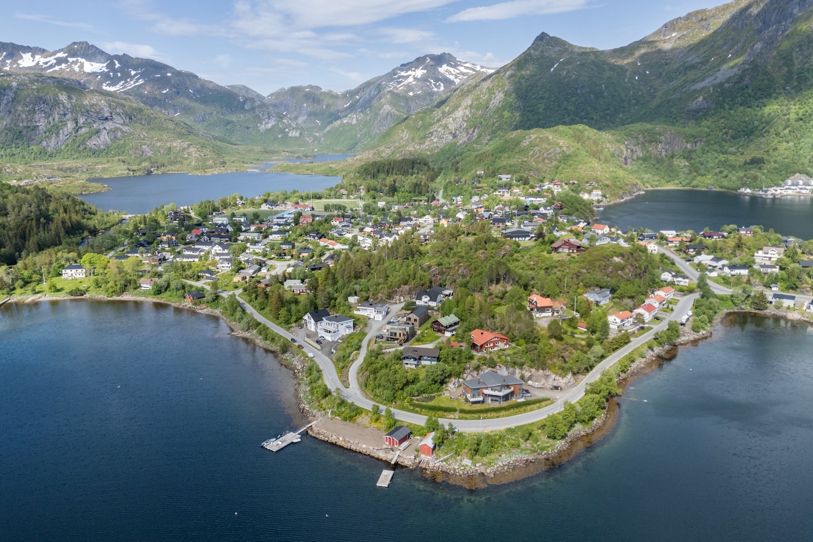 Eiendommene ligger på Strandodden Galleribilde