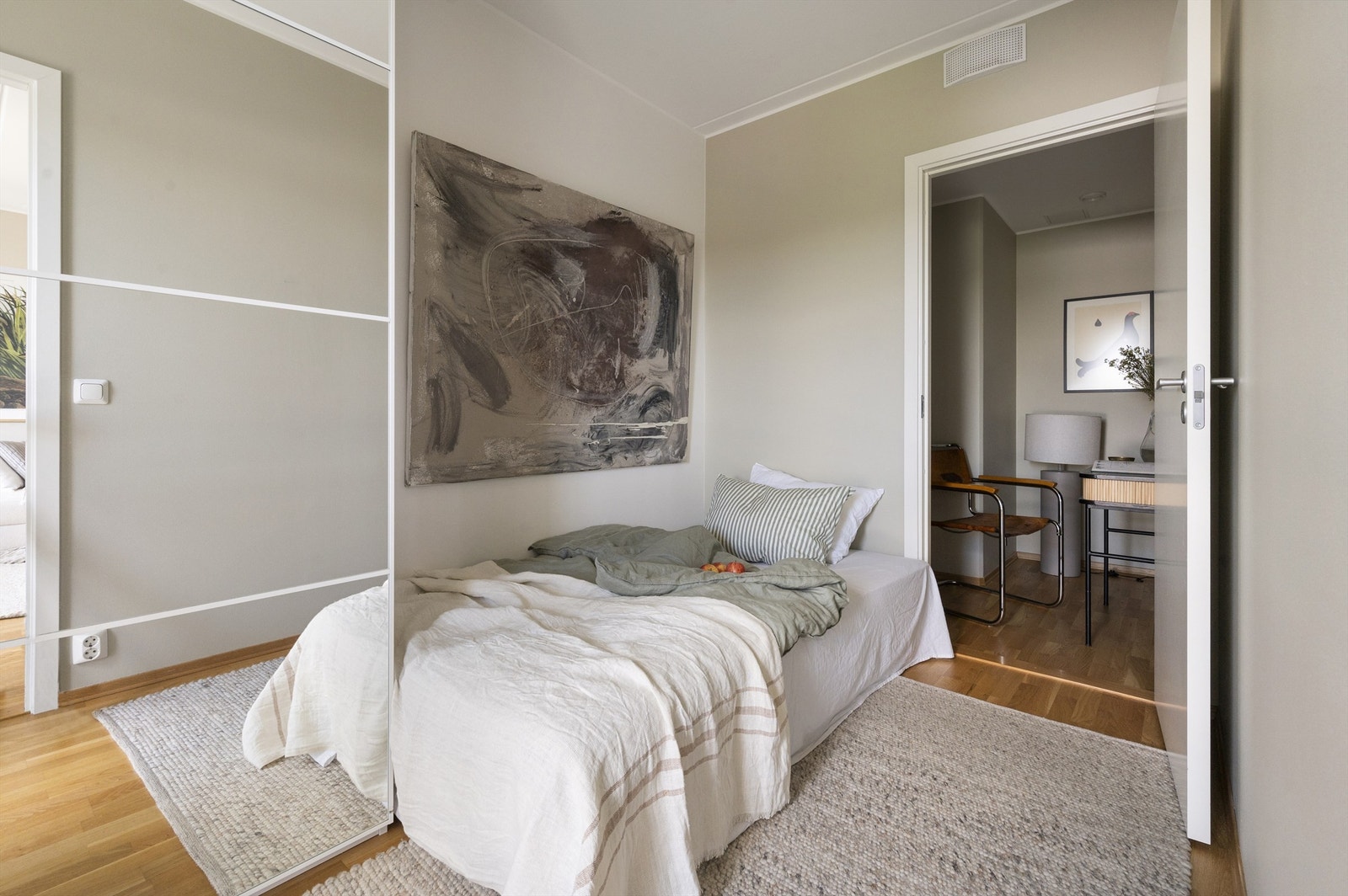 Det tredje soverommet er også av god størrelse og således fleksibelt i bruk Galleribilde