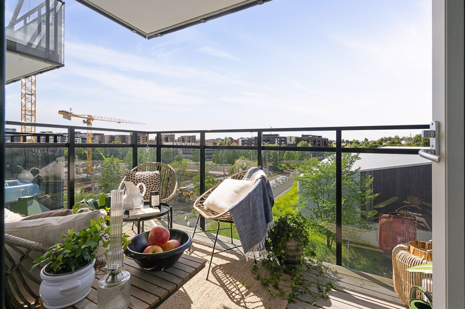Balkongen byr på sol store deler av dagen Galleribilde