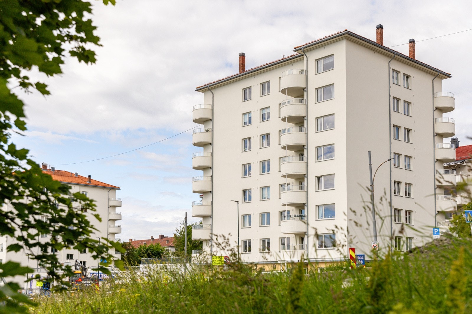 Her har du fordelen av å bo sentralt til med god kollektivtransport rett rundt hjørnet. Samtidig som du har mange fine parker i området og flotte Akerselva i umiddelbar nærhet. Galleribilde
