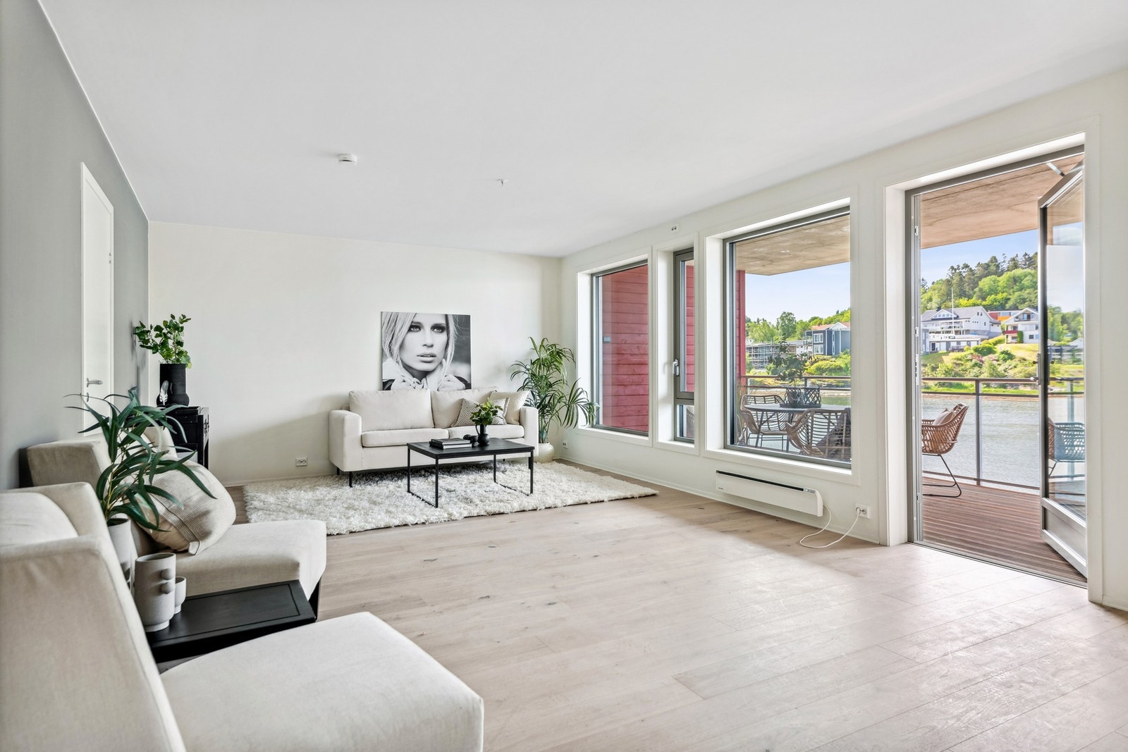 Leiligheten oppvarmes via vannbåren varme. Galleribilde