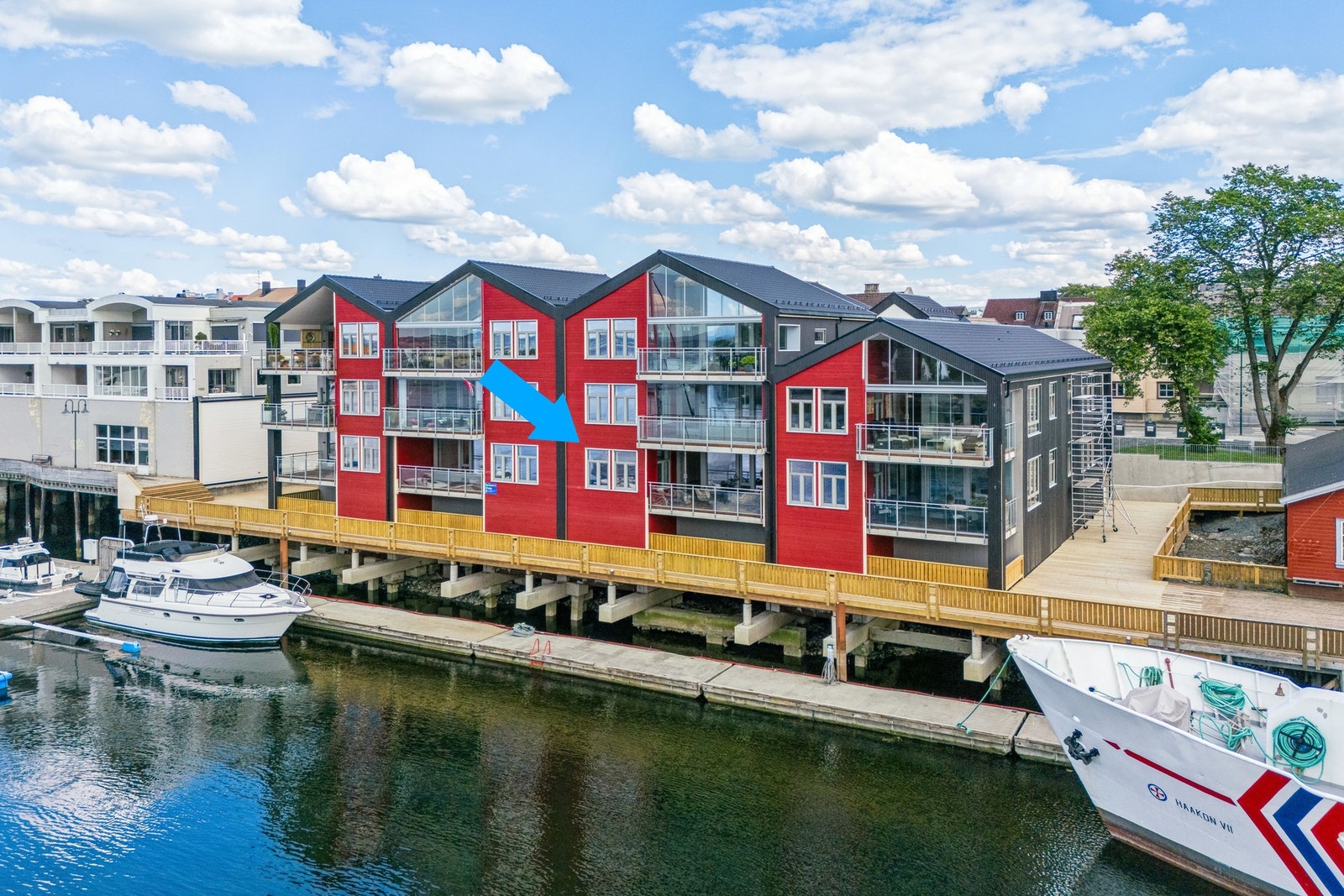 Enestående beliggenhet helt nede ved sundet. Galleribilde