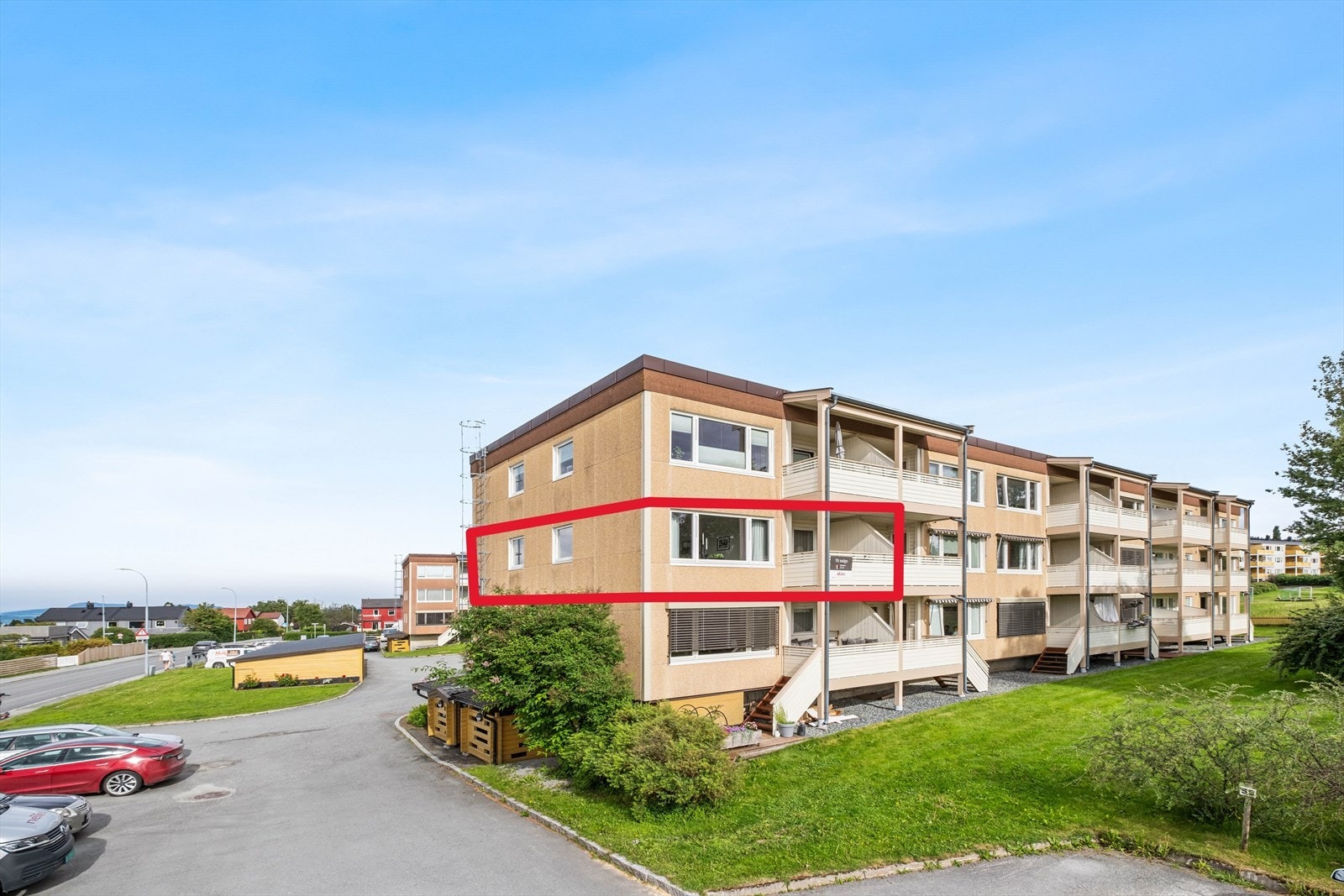 Leiligheten har endebeliggenhet i byggets 2. etasje. Galleribilde