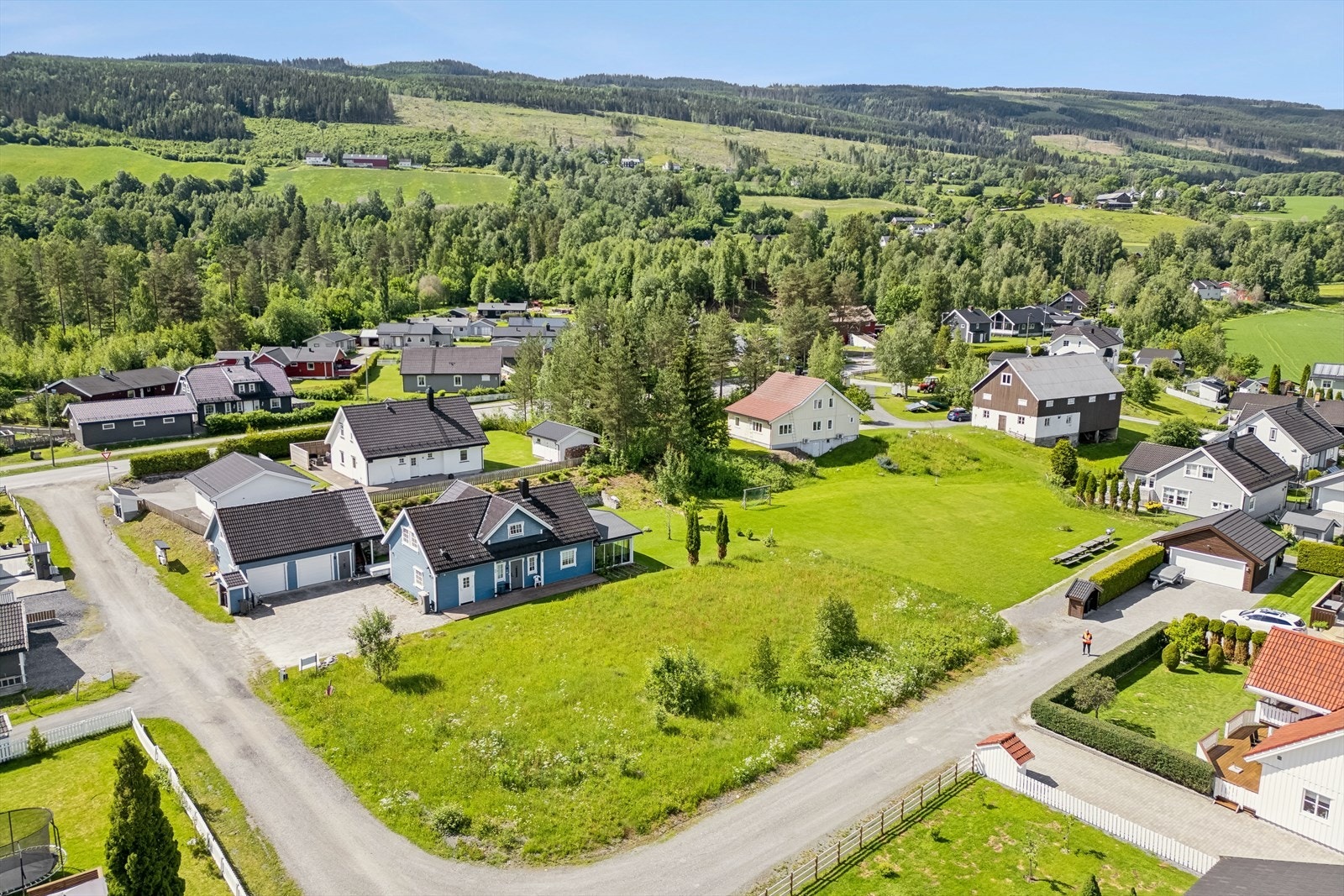 Velkommen til Nordgardsmoen 6 - tomten har en fin beliggenhet på feltet. Galleribilde