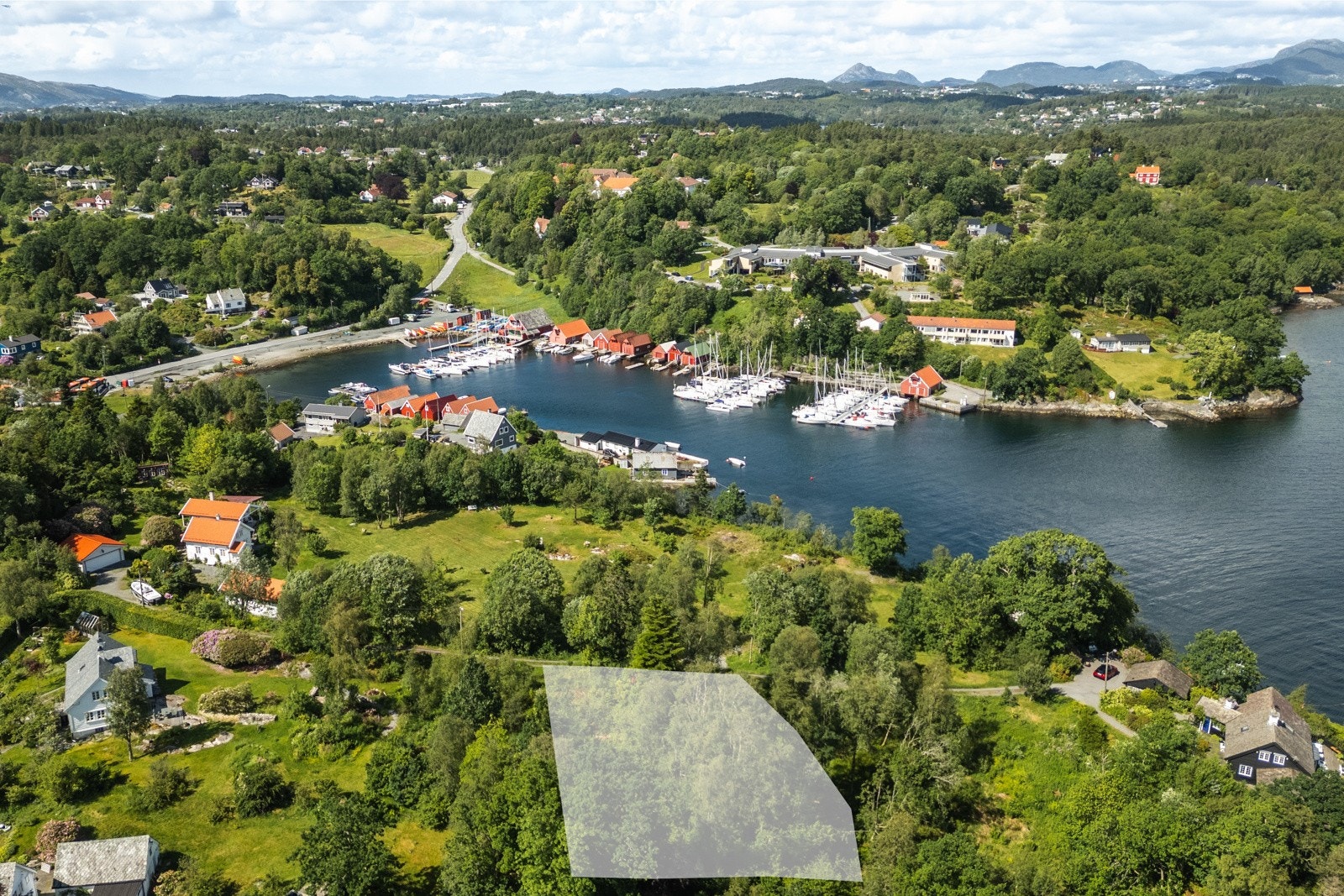 Skipanesvegen presenteres av EIE eiendomsmegling v/Sebastian Eide Galleribilde