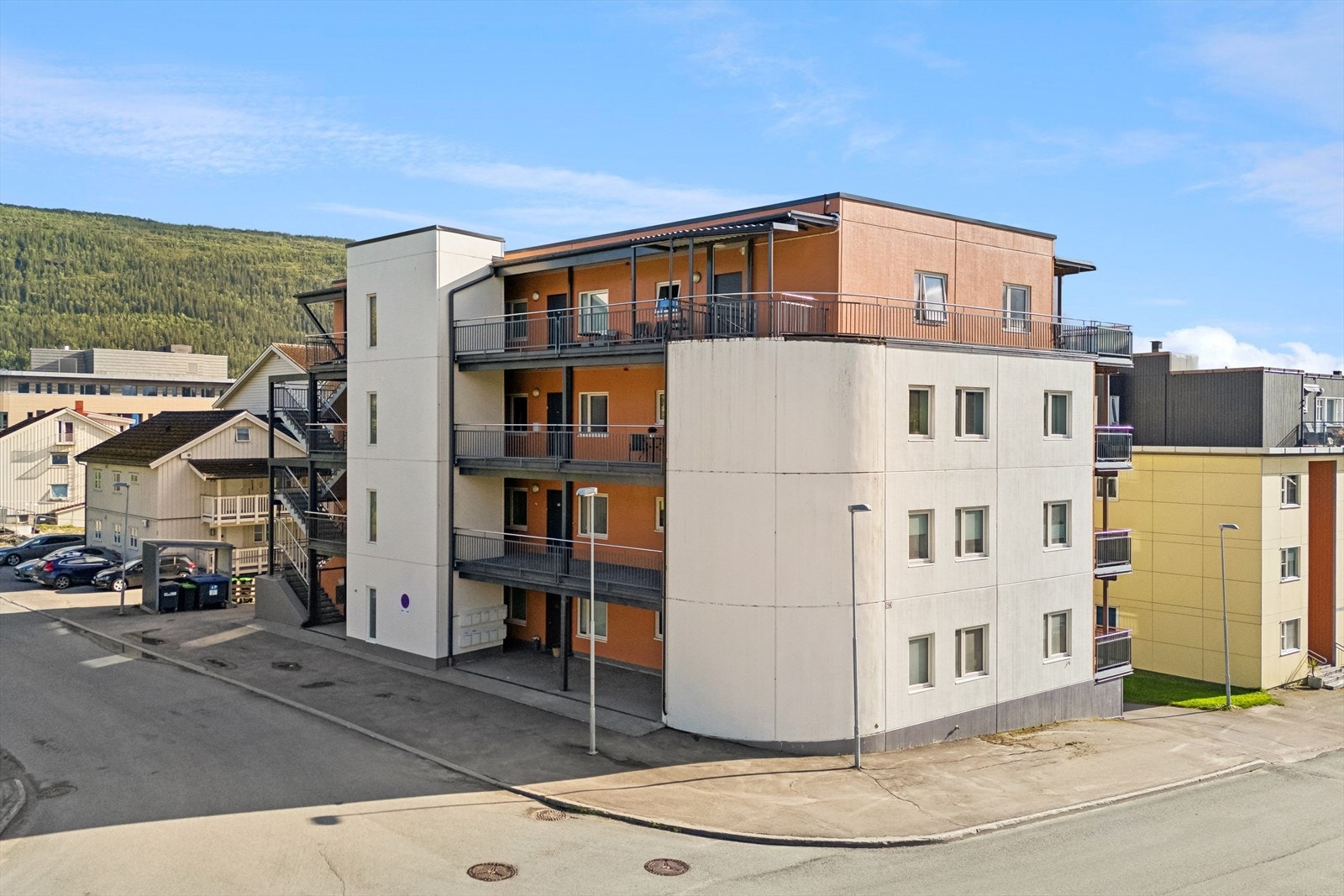 DNB Eiendom v/ Joar M. Adolfsen ønsker deg velkommen til en hyggelig visning i Lars Meyers gate 14 Galleribilde