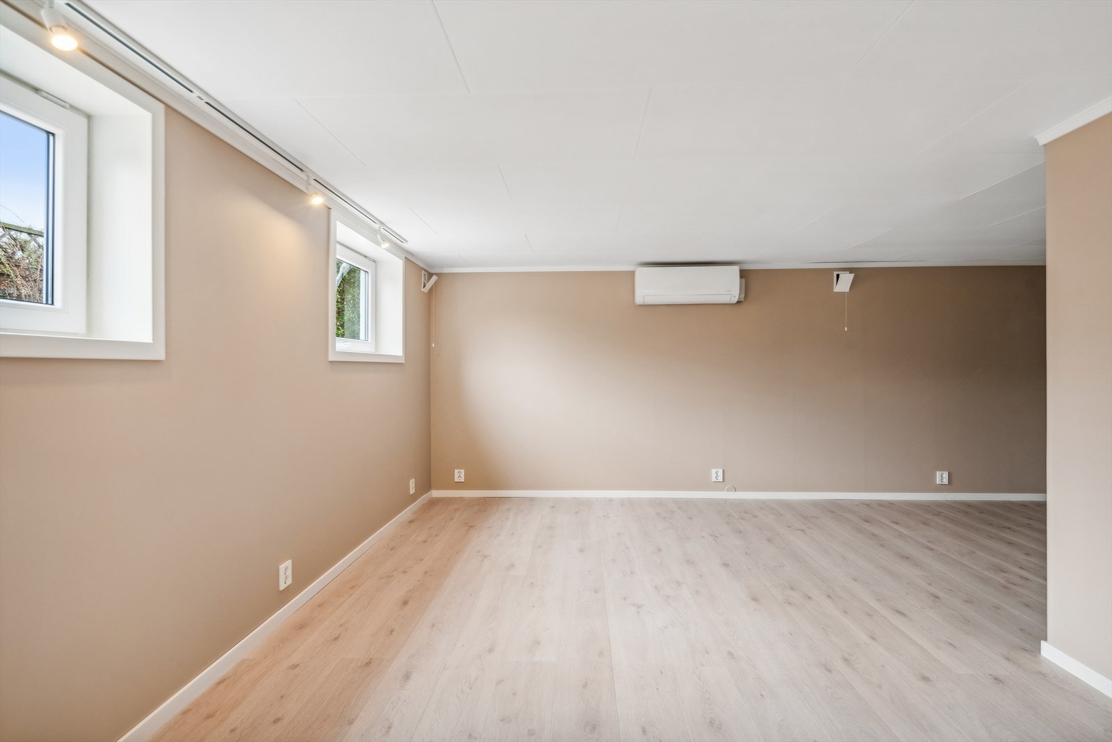 Rommet har varmepumpe som varmekilde. Galleribilde