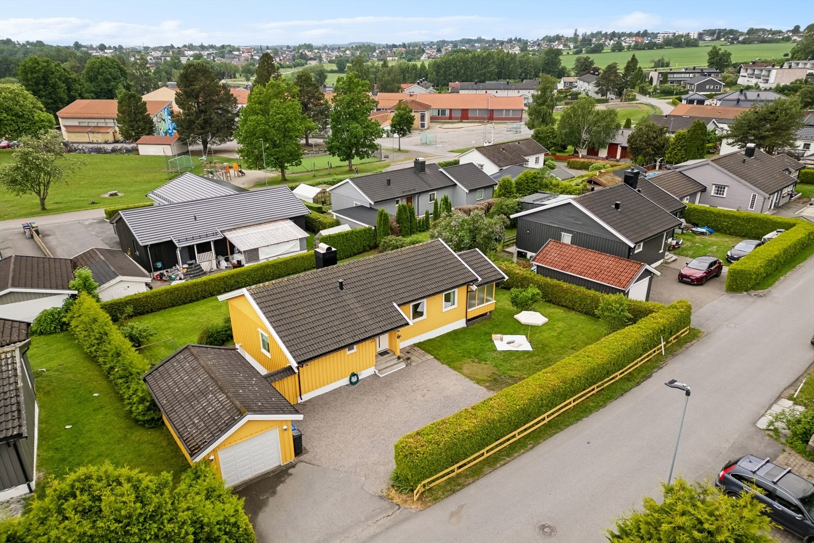 DNB Eiendom v/ Veronika Bjønnes har gleden av å presentere Venus vei 10 - en koselig enebolig med nyinnredet underetasje. Galleribilde