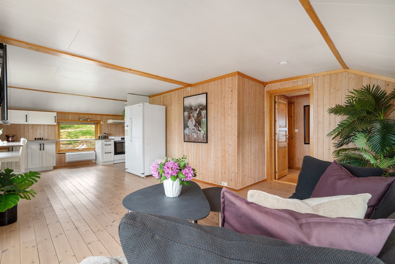 I allrommet er det god møbleringsfrihet og luftig atmosfære. Galleribilde