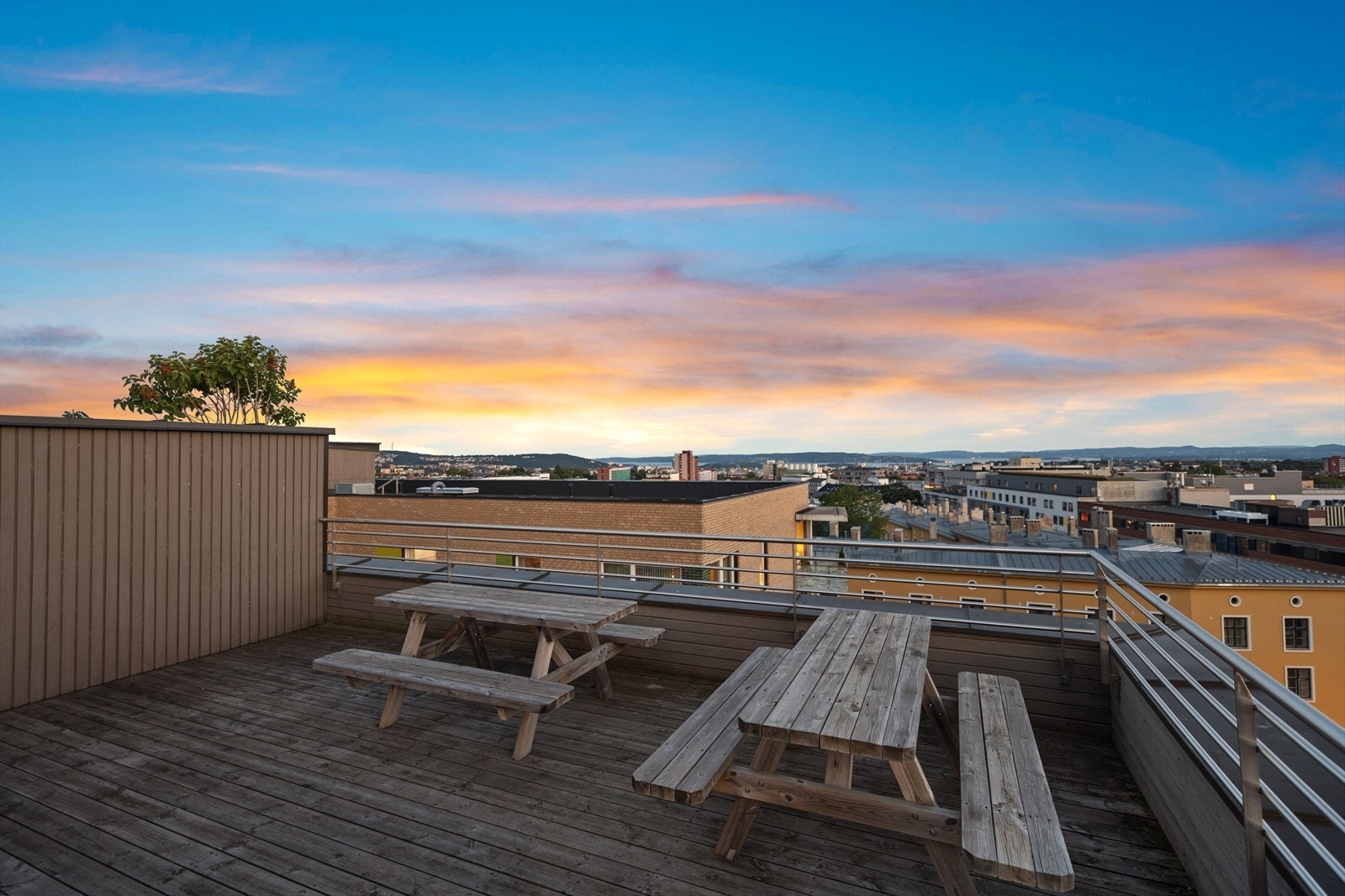 Det er også en felles takterrasse med fantastiske solforhold og utsikt. Galleribilde