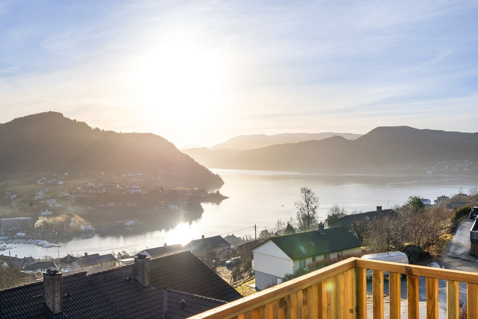 Prosjektert tomannsbolig med fantastiske utsiktsforhold (bilde er tatt fra balkongen på 84 som er solgt). Galleribilde