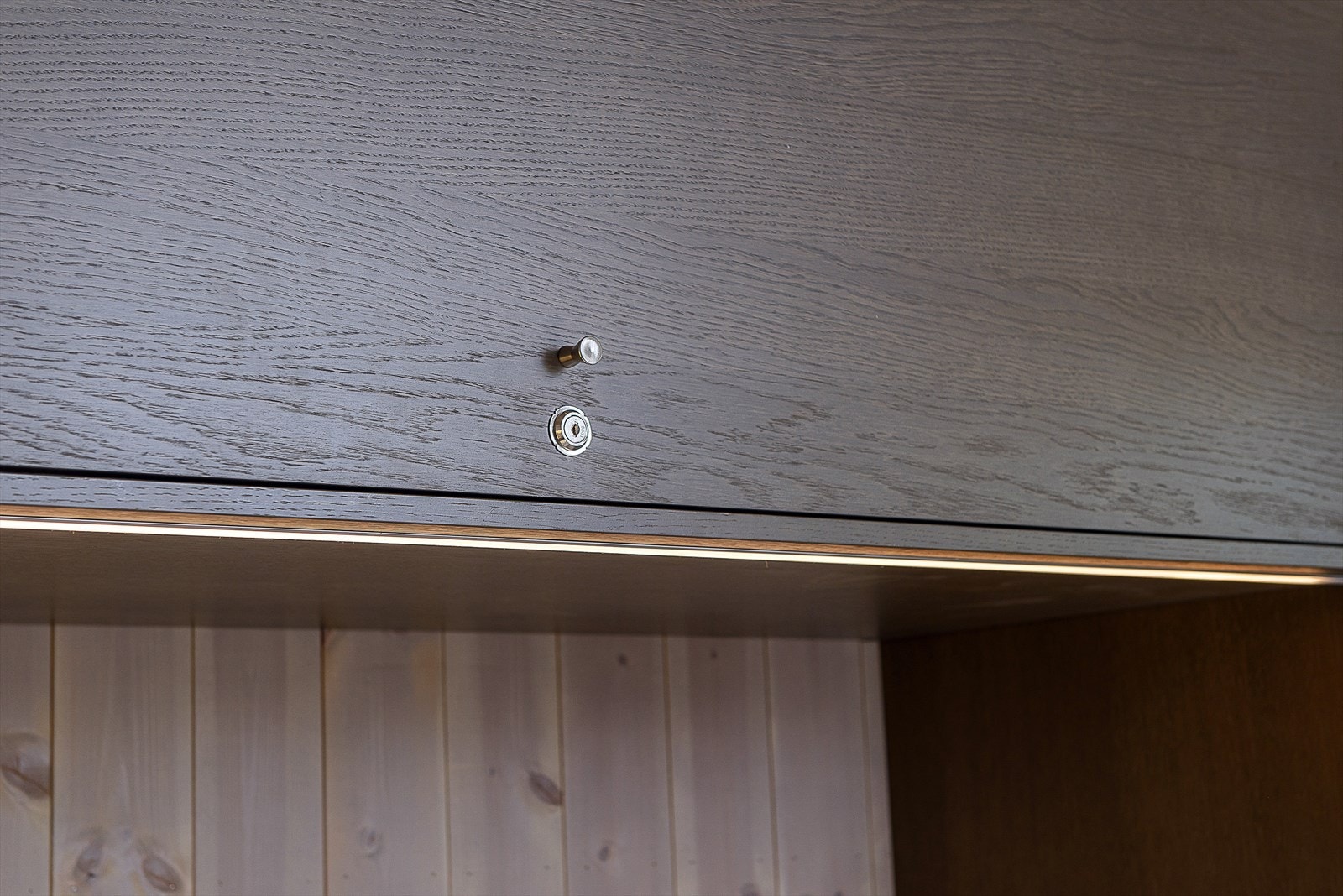 Detaljer fra skapløsning på soverom. Galleribilde