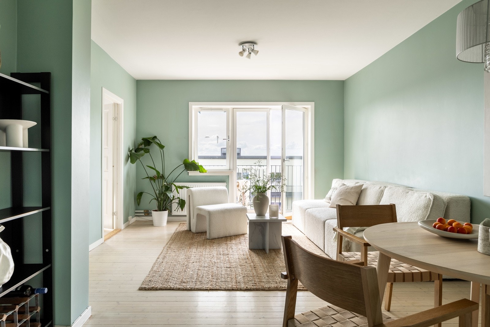 Sinsenterrassen 25 presenteres av EIE eiendomsmegling ved Alexander Birkeland. Galleribilde