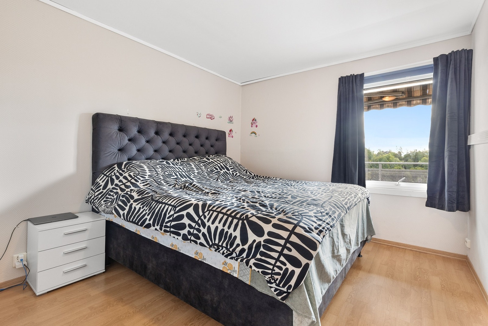 Hovedsoverom ved stuen Galleribilde