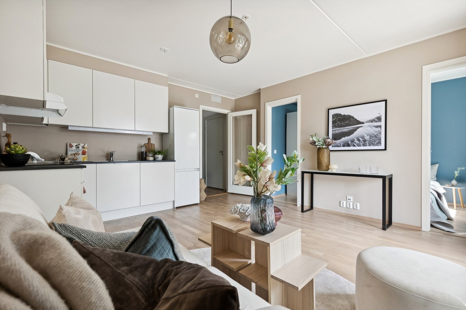 Stuens velutformede layout gir deg mange muligheter for møblering. Galleribilde