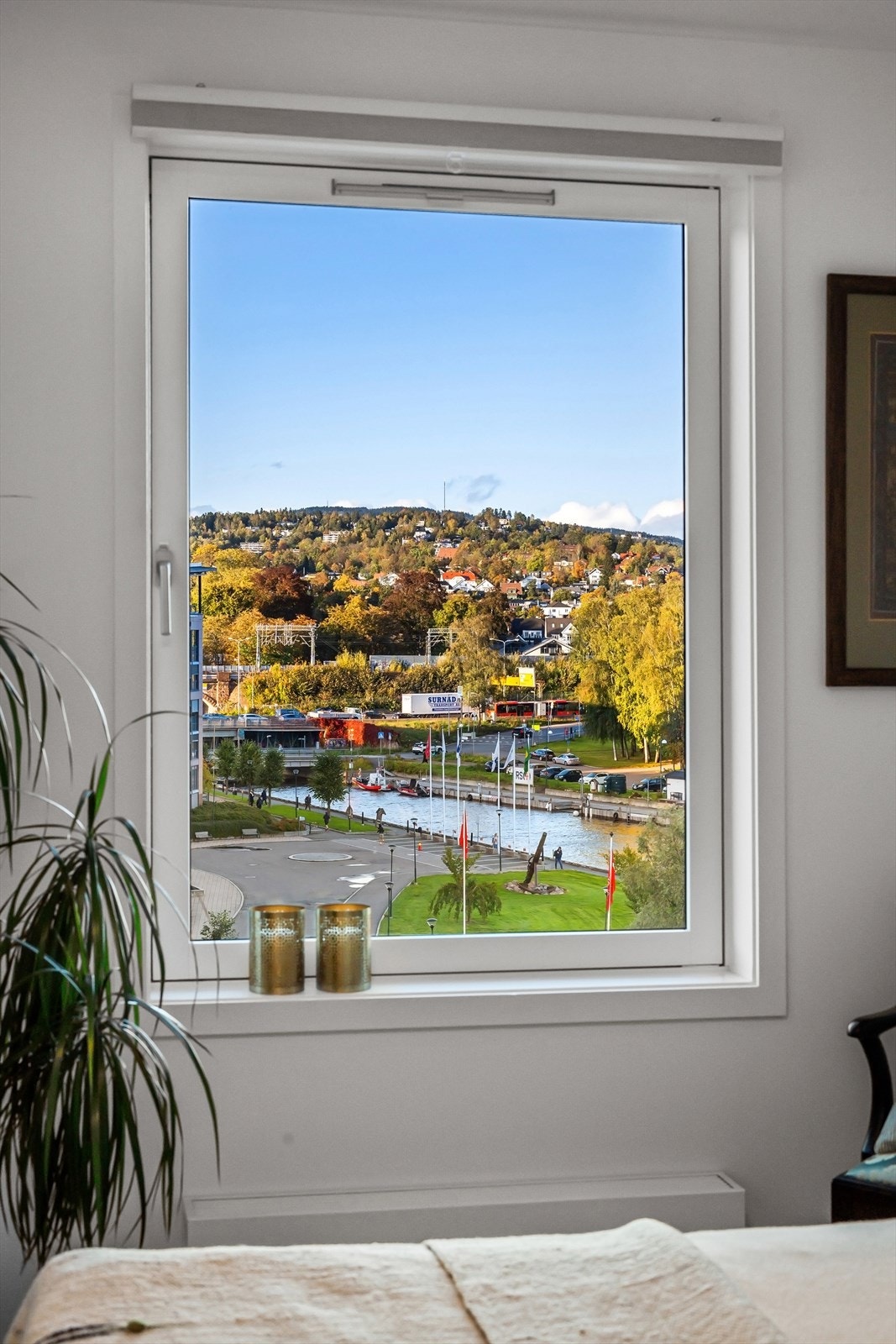 Hyggelig utsyn fra soveromsvinduet Galleribilde