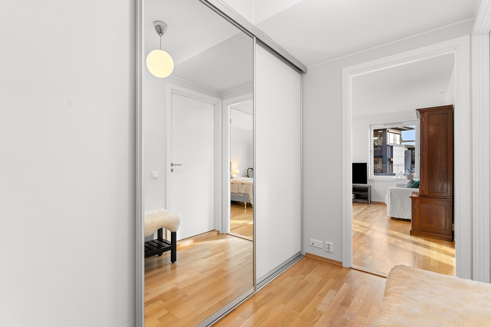 Entré/gang med garderobeskap Galleribilde