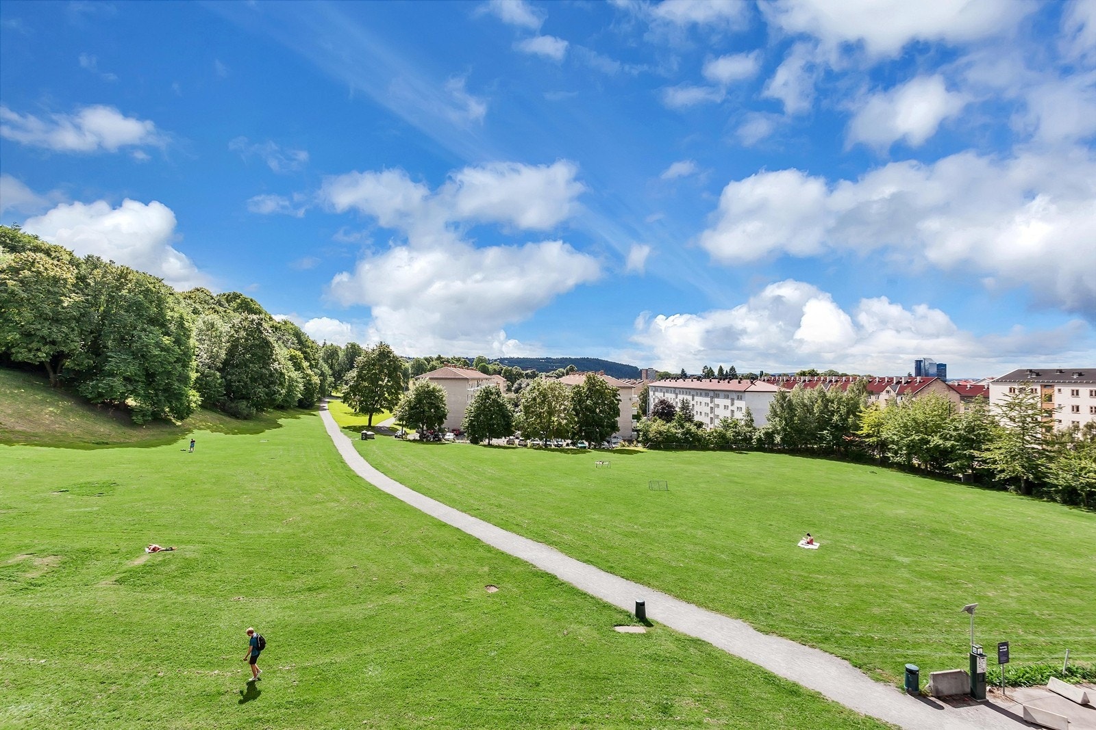 Her bor du unikt til i rolige, idylliske omgivelser, nære Ola Narr Galleribilde