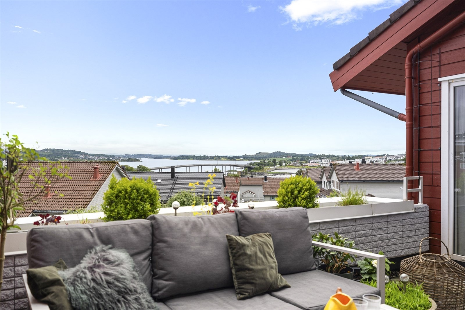 EiendomsMegler1 v/Margareth Jensen har gleden av å presentere Mjughaug Terrasse 2 for salg. Galleribilde