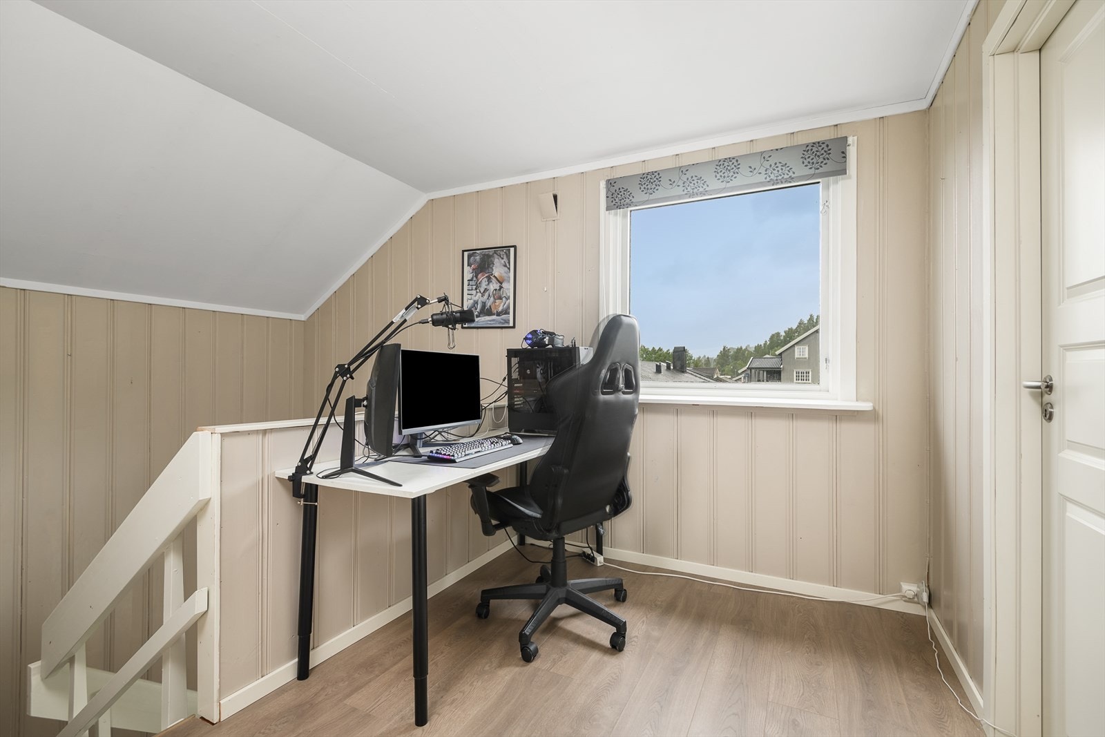 Trappegang oppe i 2. etasje med adkomst til soverommene og badet. Galleribilde