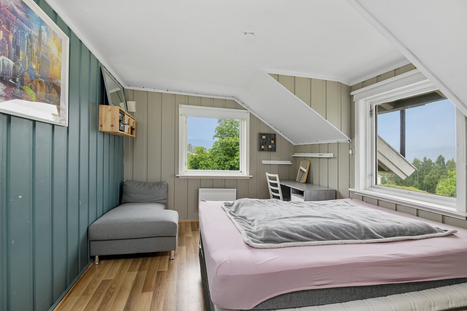 Soverom 1 med plass til dobbeltseng. Galleribilde
