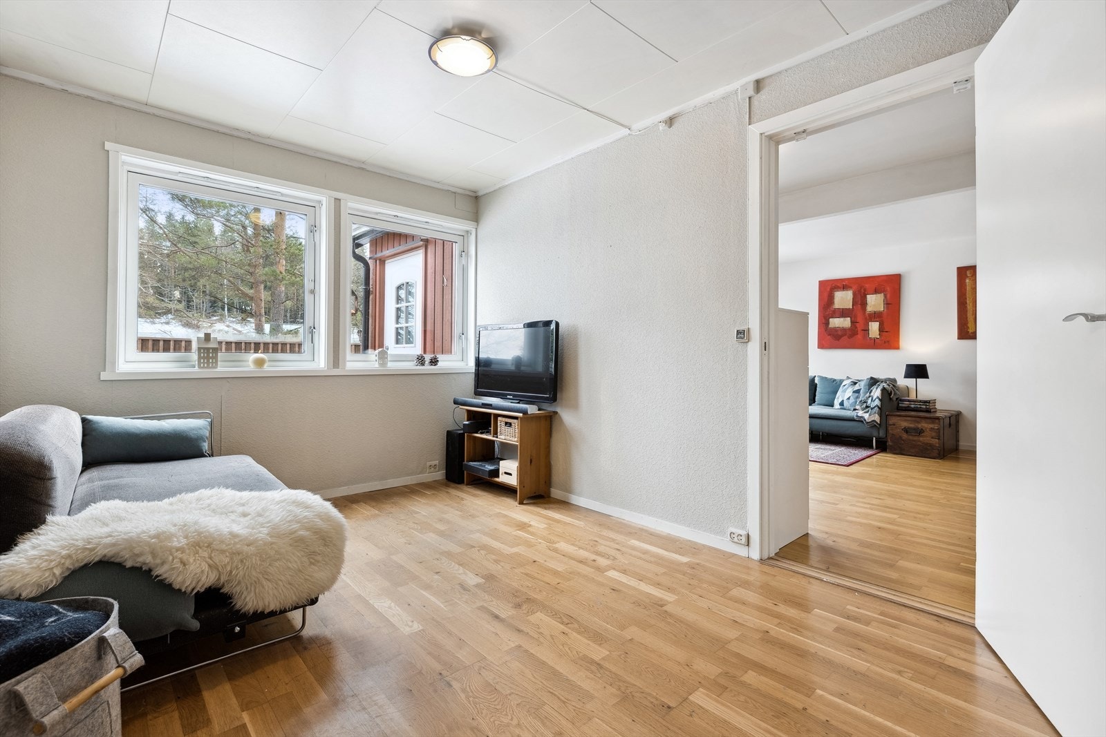 Stort og deilig rom godkjent som fremtidig soverom. Rommet har behov for modernisering. Galleribilde