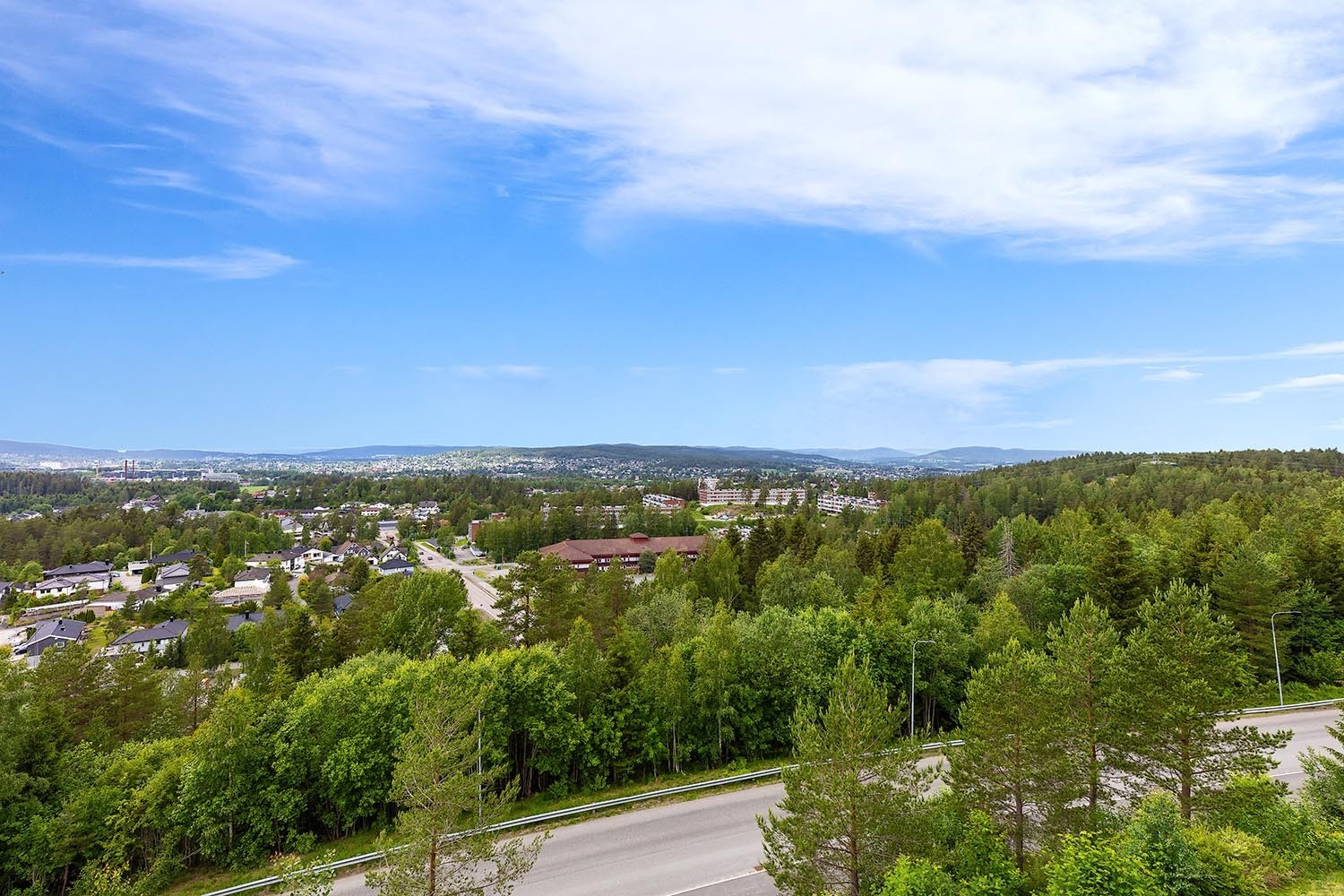 Her har du nydelige solforhold fra formiddagen til sent på kvelden Galleribilde