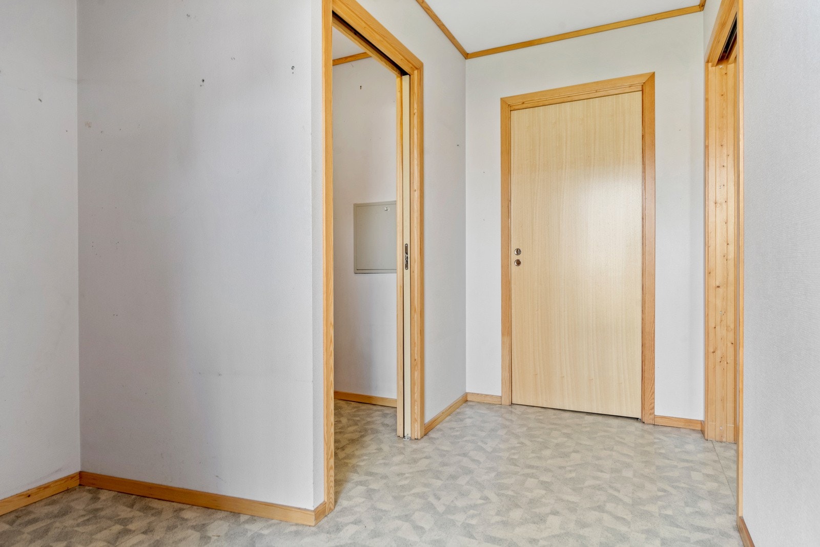 Romslig gang på 6 kvm. med bod på 2 kvm. Galleribilde