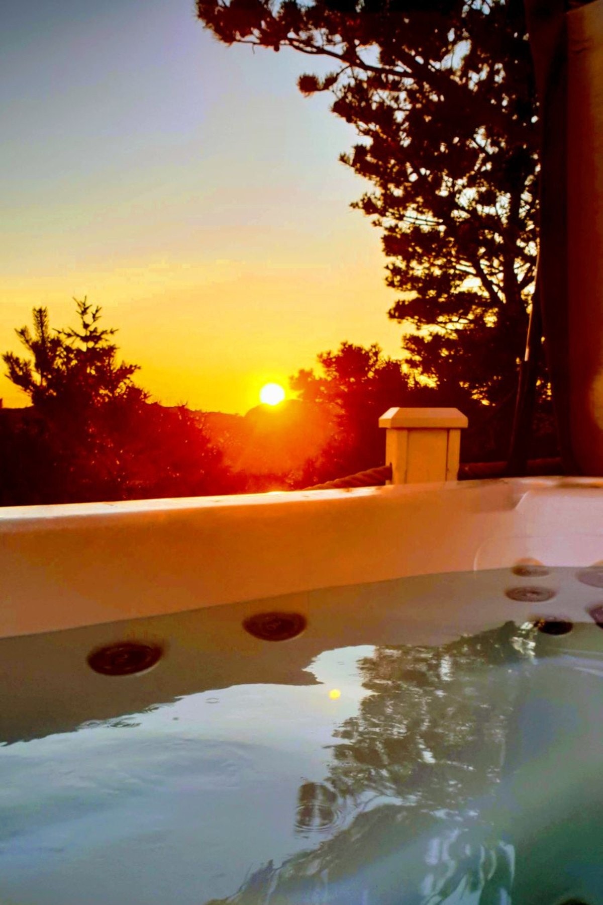 Selgers bilde av solnedgang fra boblebadet! Galleribilde