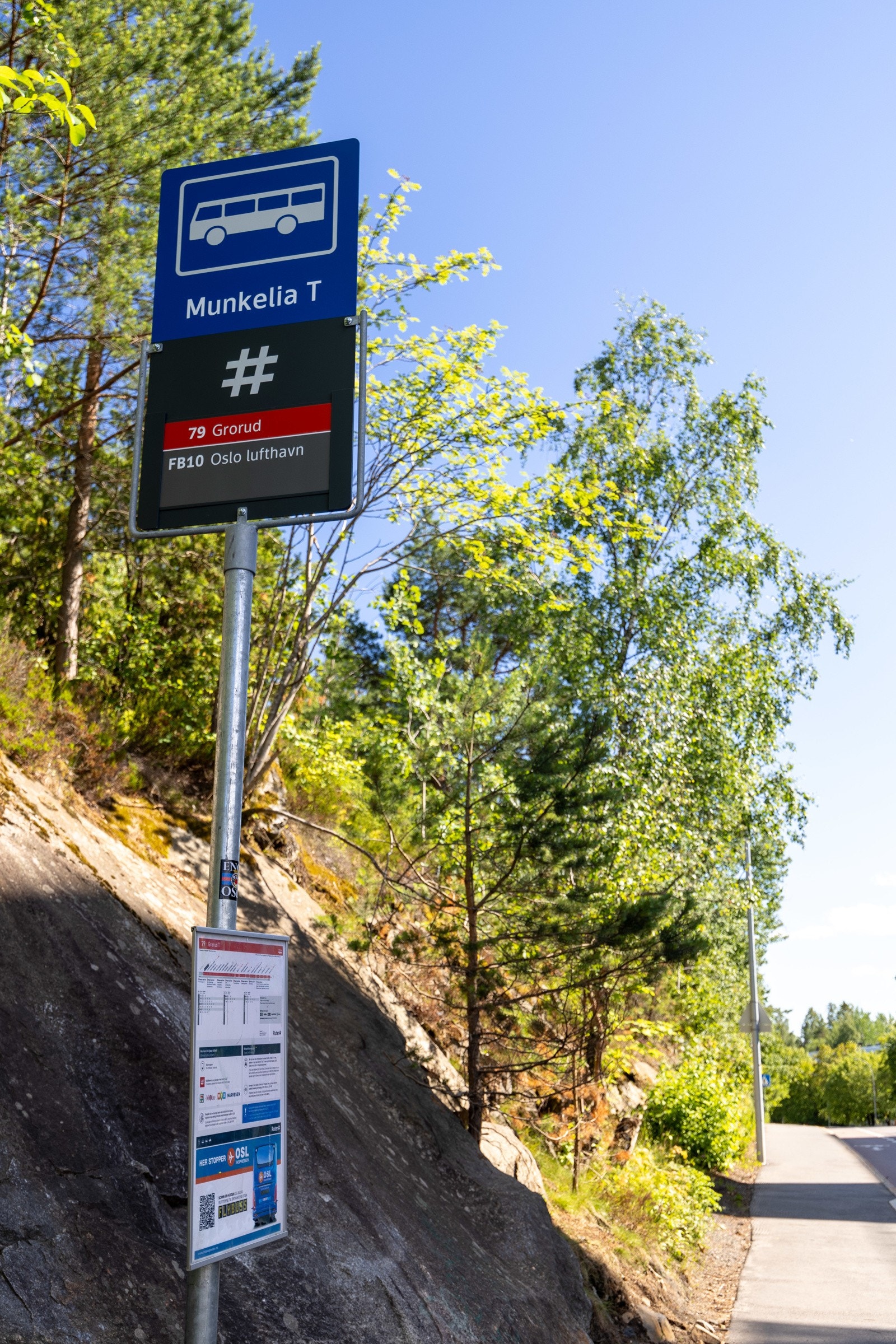 Området har godt med offentlig kommunikasjon. Galleribilde
