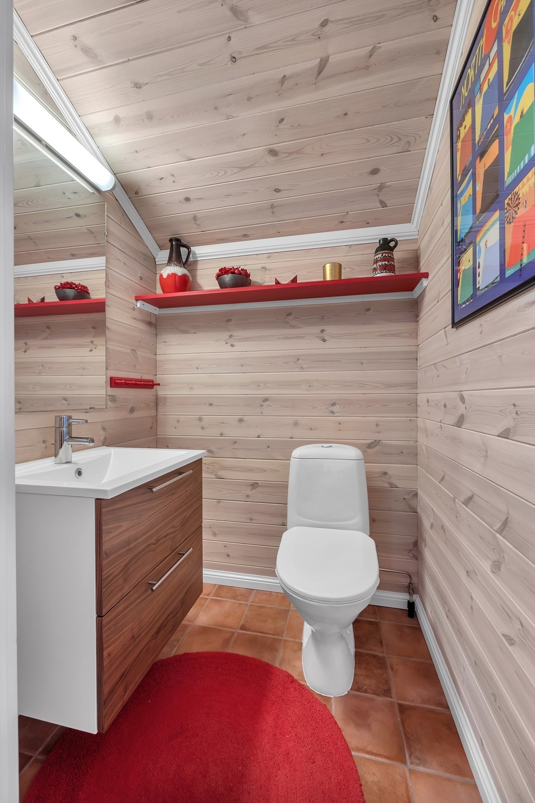 WC rom i tilknytning til loftstuen og soverommene oppe Galleribilde