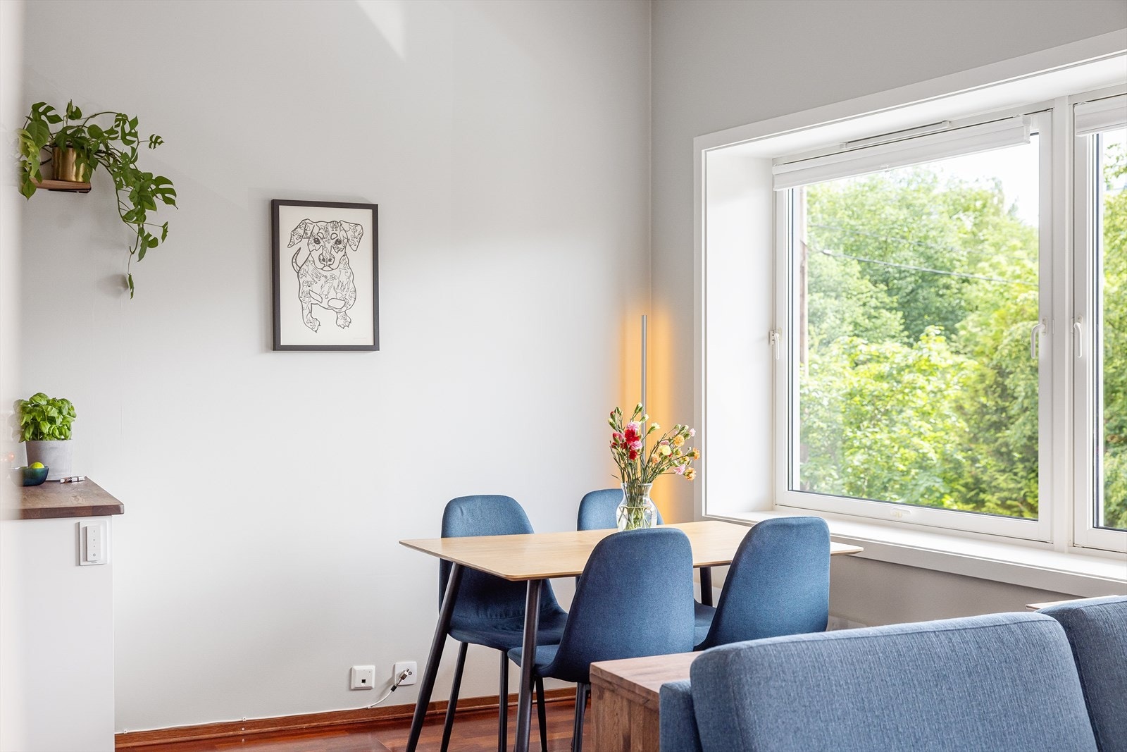 Varmtvann og kabel-TV er inkludert i felleskostnadene. Galleribilde