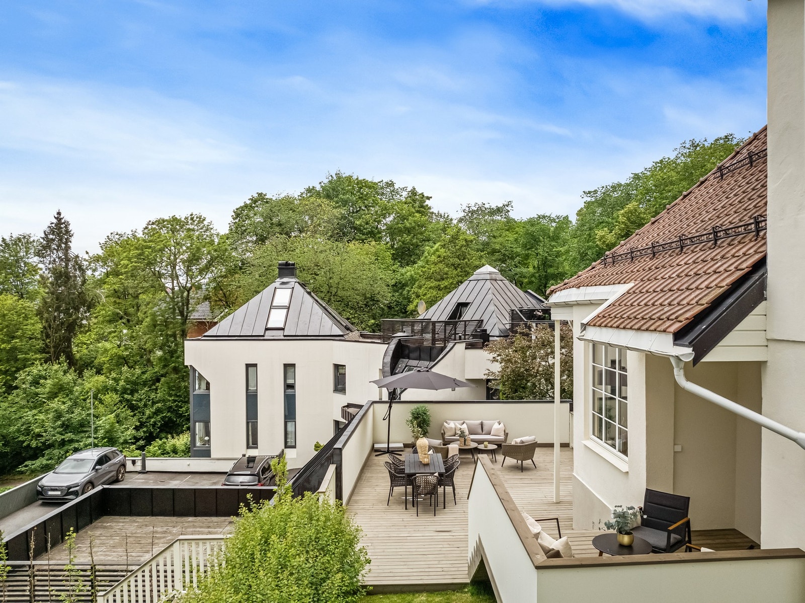 Området er velholdt og idyllisk, og preges av klassiske villaeiendommer og ærverdige bygårder. Galleribilde
