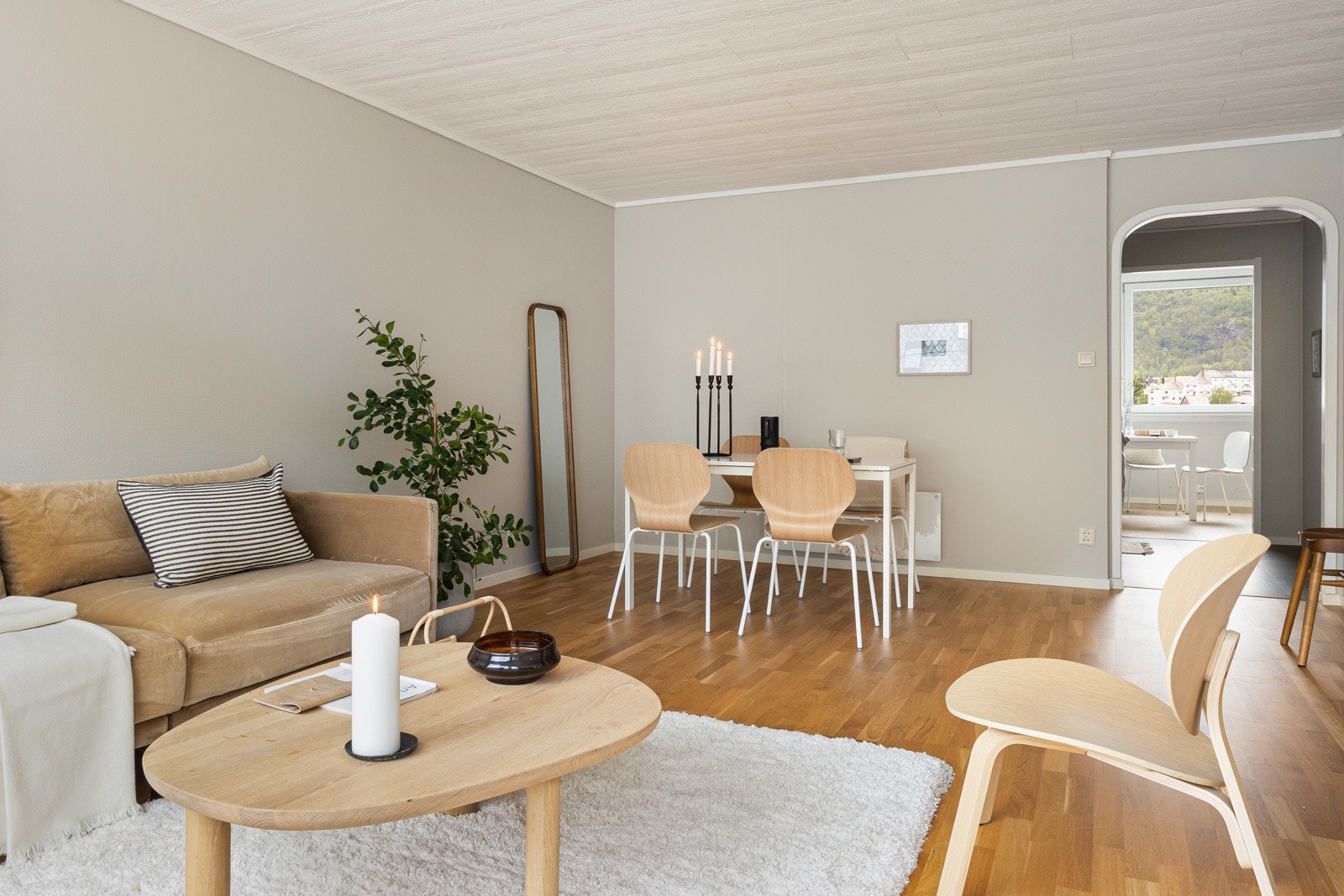 Løbergsveien 34 presenteres av EIE eiendomsmegling ved Erlend Nordhus. Galleribilde