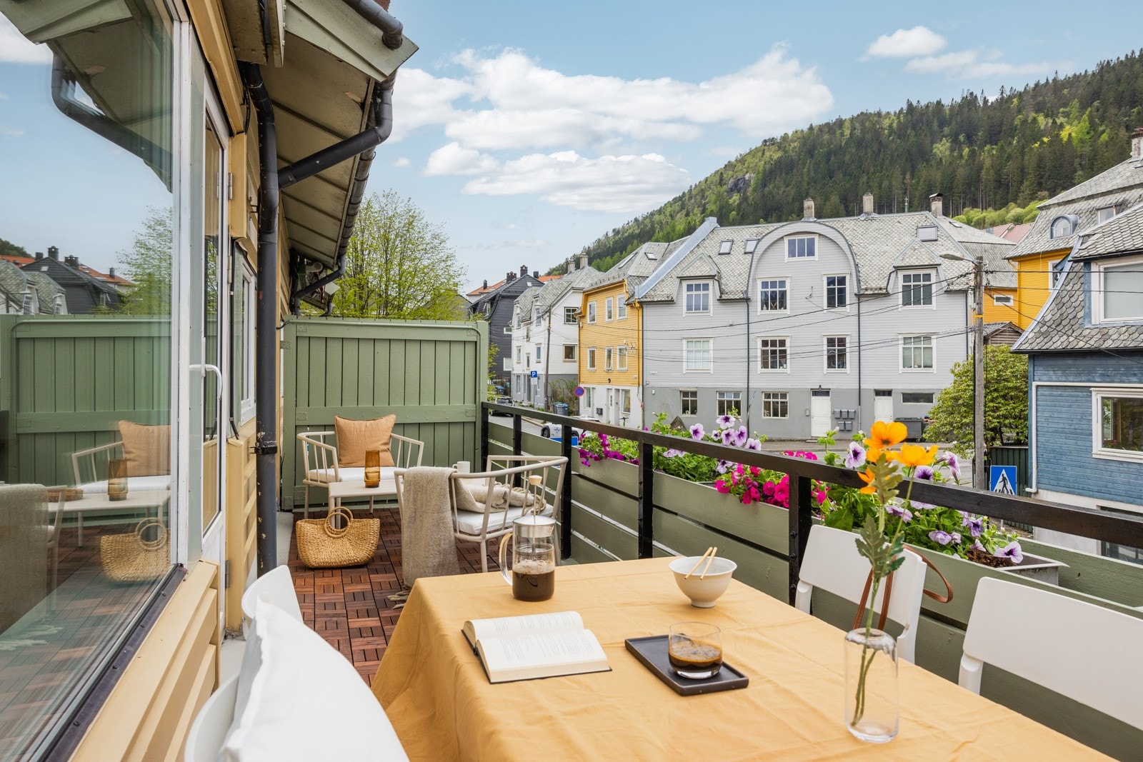 Her kan du nyte solen til ca. 22:00 sommertid. Galleribilde