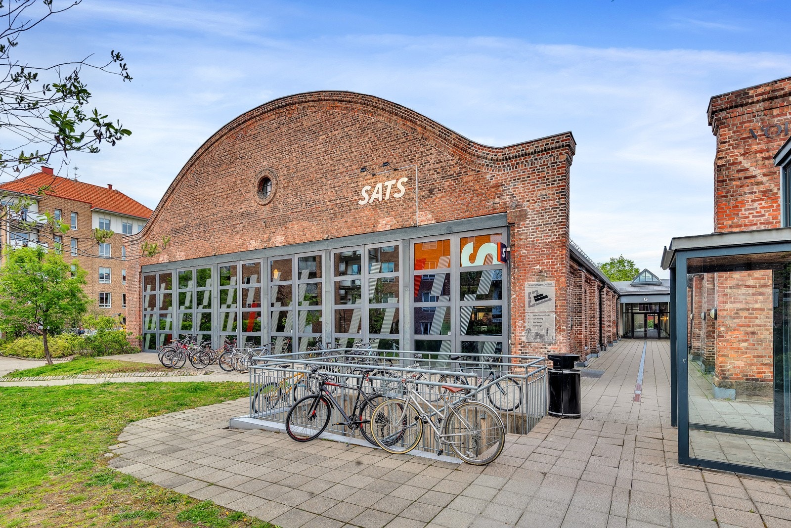 Sats Trikkestallen Galleribilde