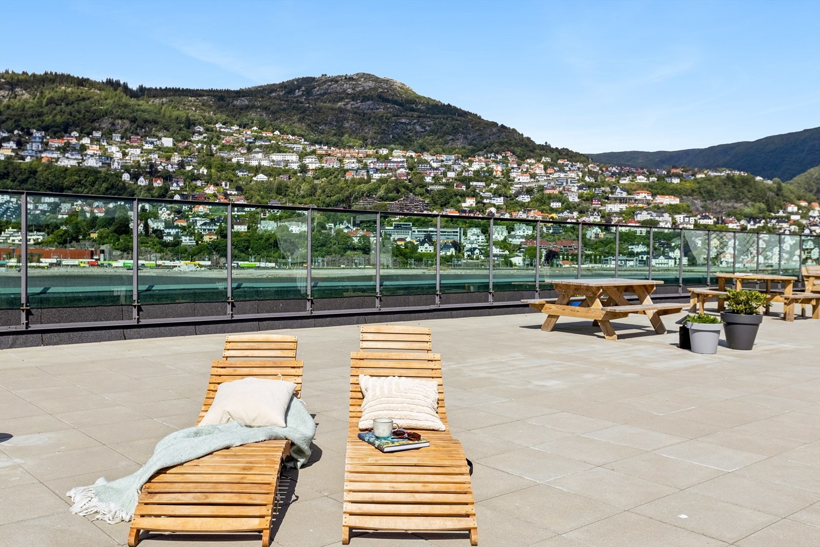 Den store felles takterrassen er på hele 480 m² Galleribilde