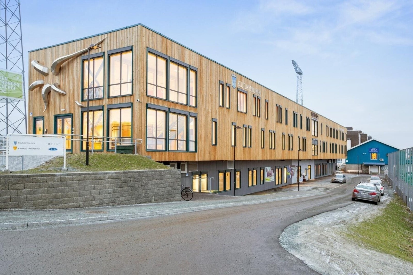 Kulturtribunen ligger i gangavstand fra leiligheten, her holder også 3T Ranheim til. Galleribilde