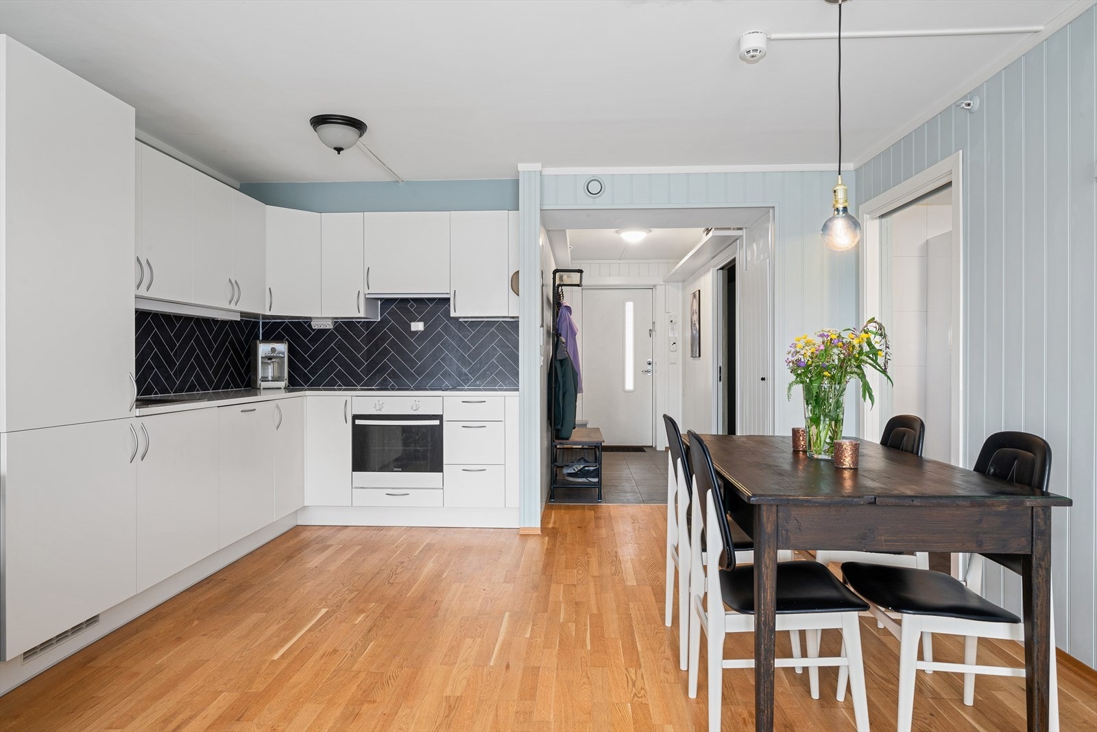 Det er vannbåren gulvvarme som sørger for behagelig innetemperatur. Galleribilde