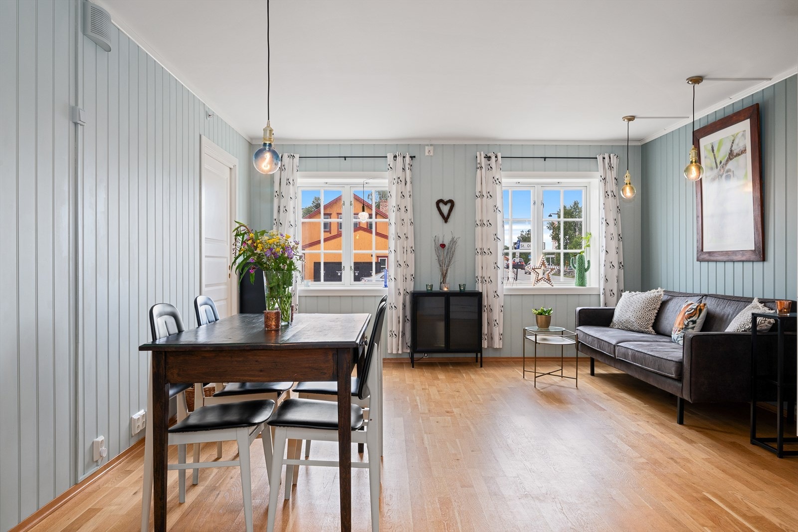 Pen 3-roms leilighet med svært sentral beliggenhet. Galleribilde