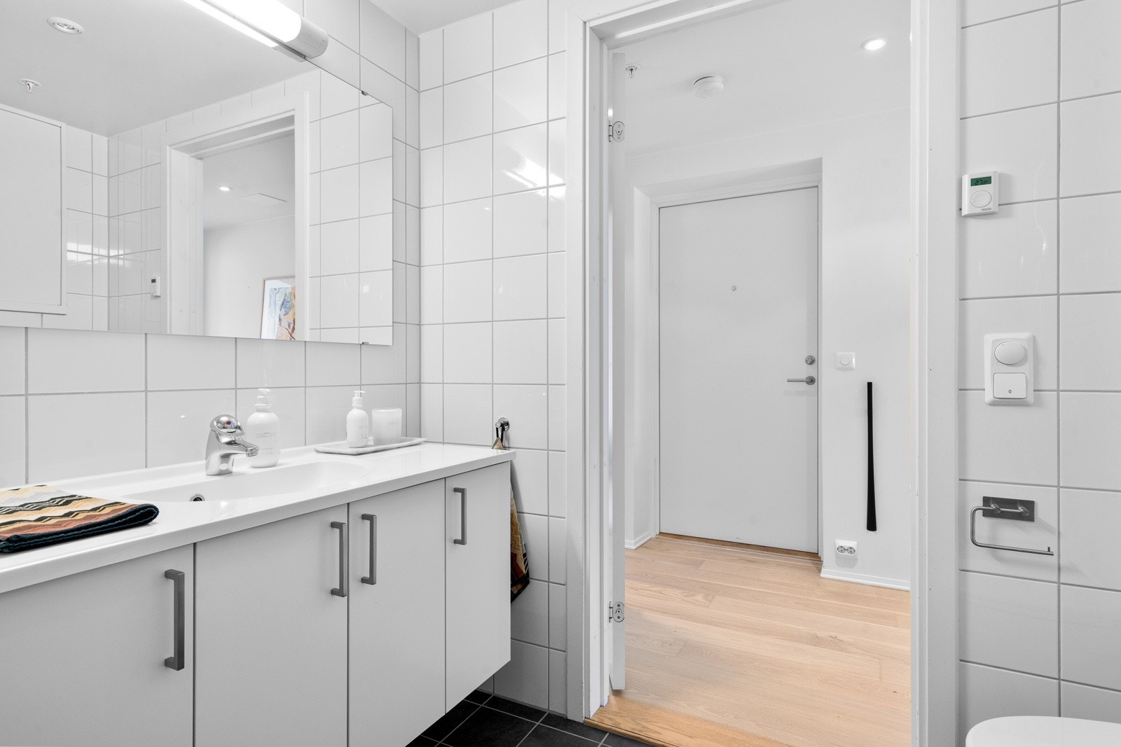 Opplegg for vaskemaskin og tørketrommel. Galleribilde