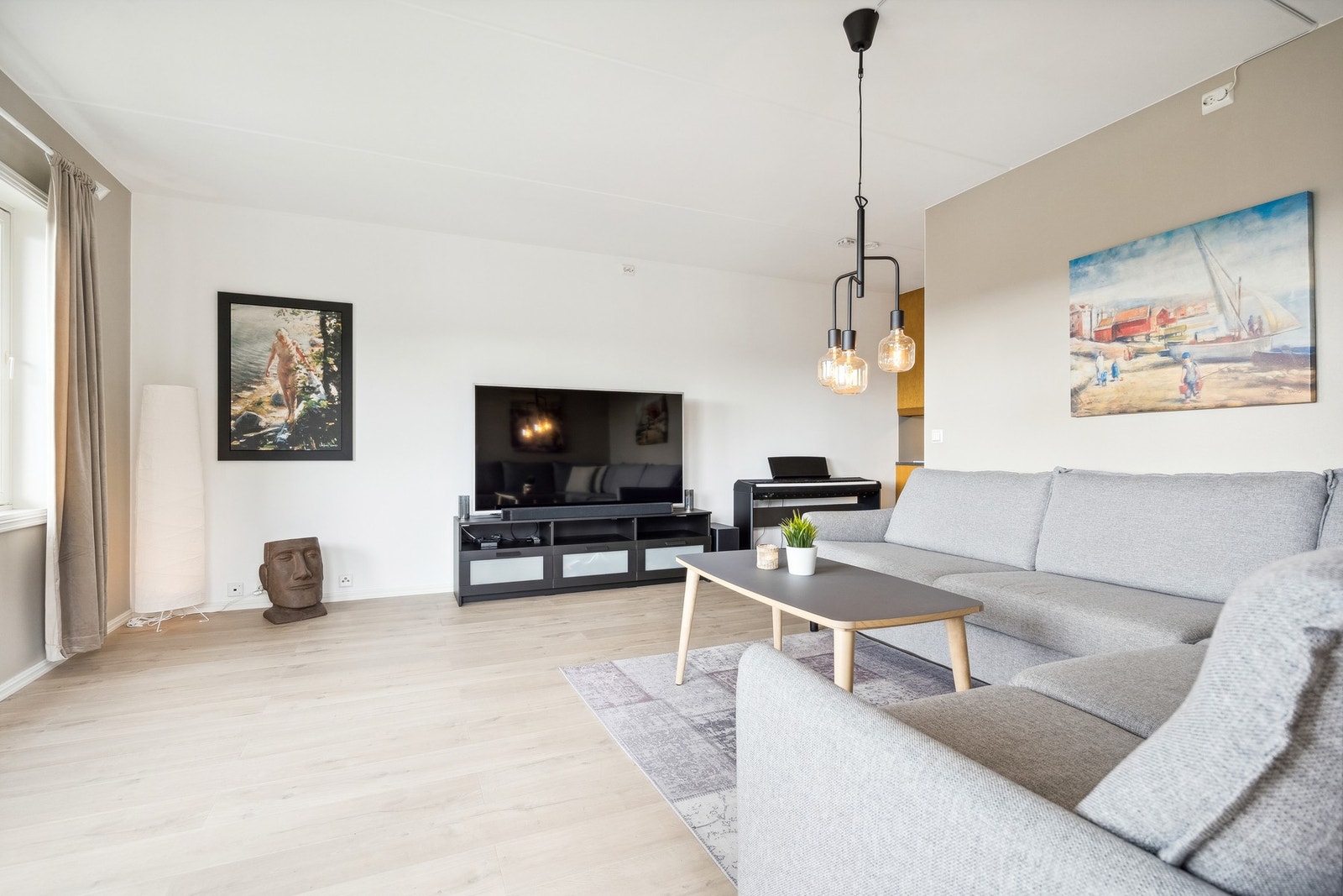 Det er Telia som leverer TV og internett (felles avtale). Galleribilde