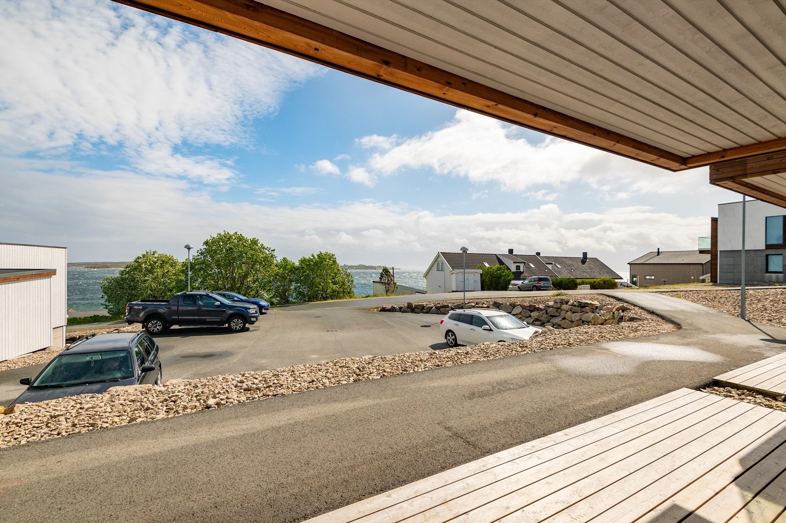 Fra leiligheten har man fantastisk sjøutsikt og båttrafikken. Galleribilde