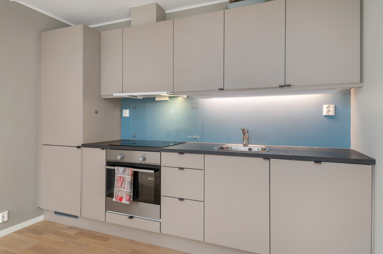 Takstmann har tatt en tilstandsvurdering i forbindelse med salg og vurdert kjøkkenet til tilstandsgrad 0. Galleribilde