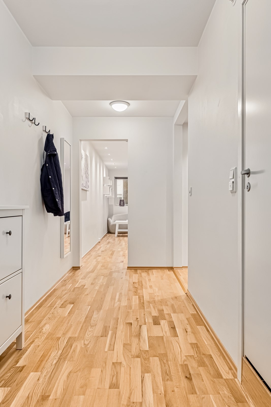 Her er det plass til garderobeløsning for lagring av yttertøy og sko. Galleribilde