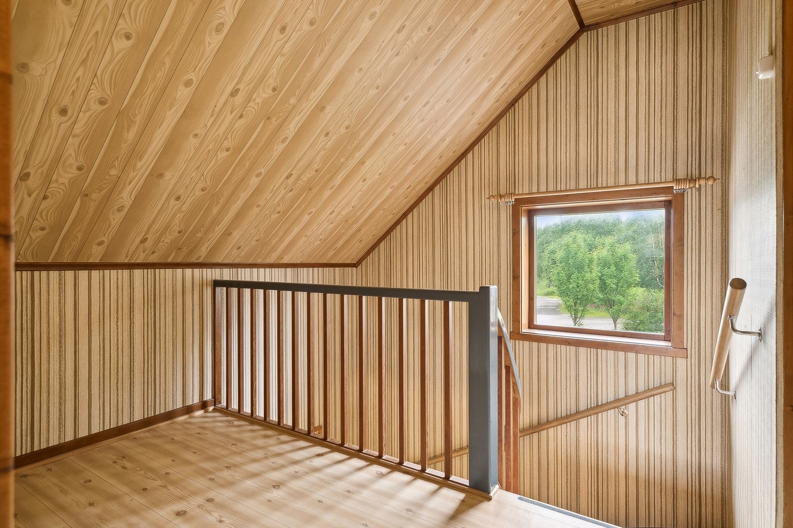 Oppgang loft Galleribilde